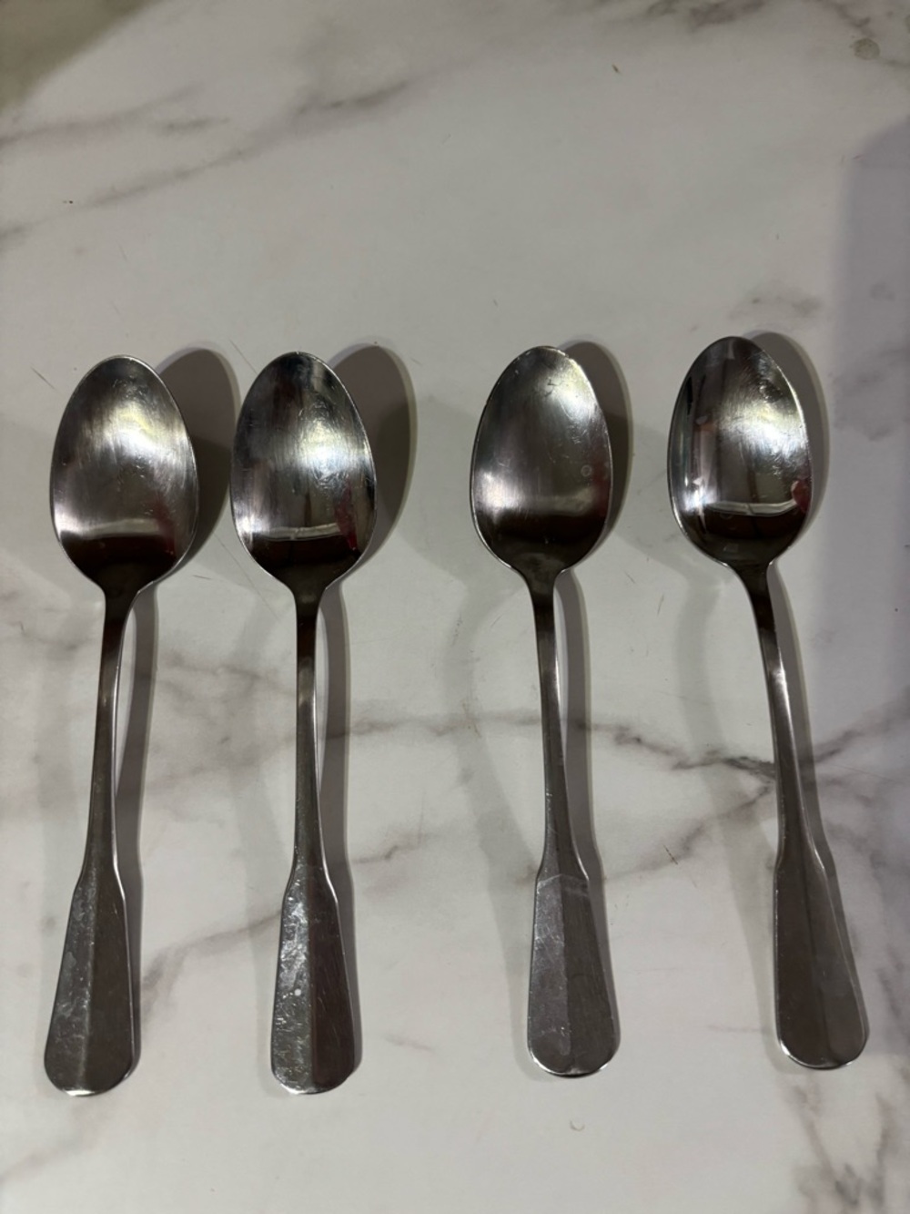 Oneida Distinction DeluxeStainless Colonial Artistry teaspoon